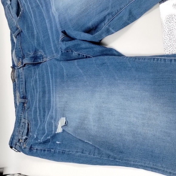 Torrid boyfriend straight vintage stretch size 26R light to medium wash - Picture 4 of 10